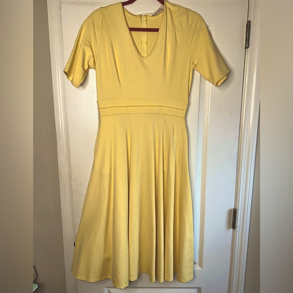NWOT Stunning light yellow high quality dress! 💛